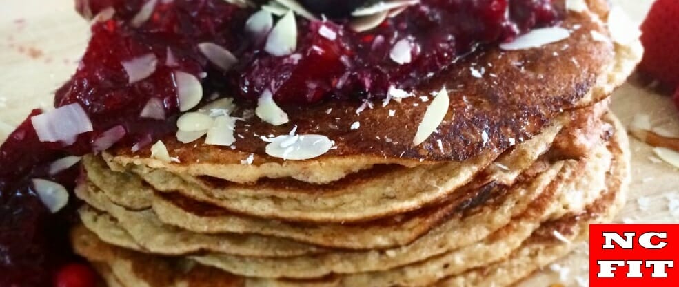 Boekweit proteïne pannenkoeken met vruchtencompote